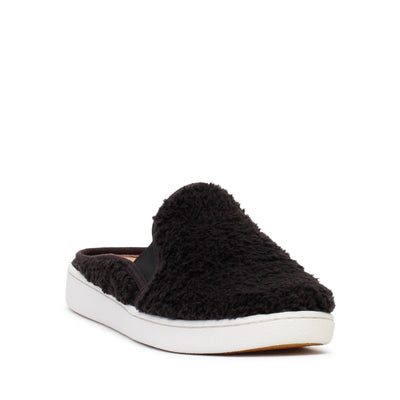 ugg-womens-slip-on-shoes-w-luci-black-1091950-3/4shot