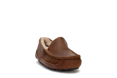 ugg-mens-ascot-slipper-tan-leather-3/4shot
