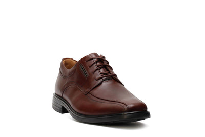 clarks-unstructured-mens-oxford-shoes-unkenneth-way-brown-leather-26128045-3/4shot